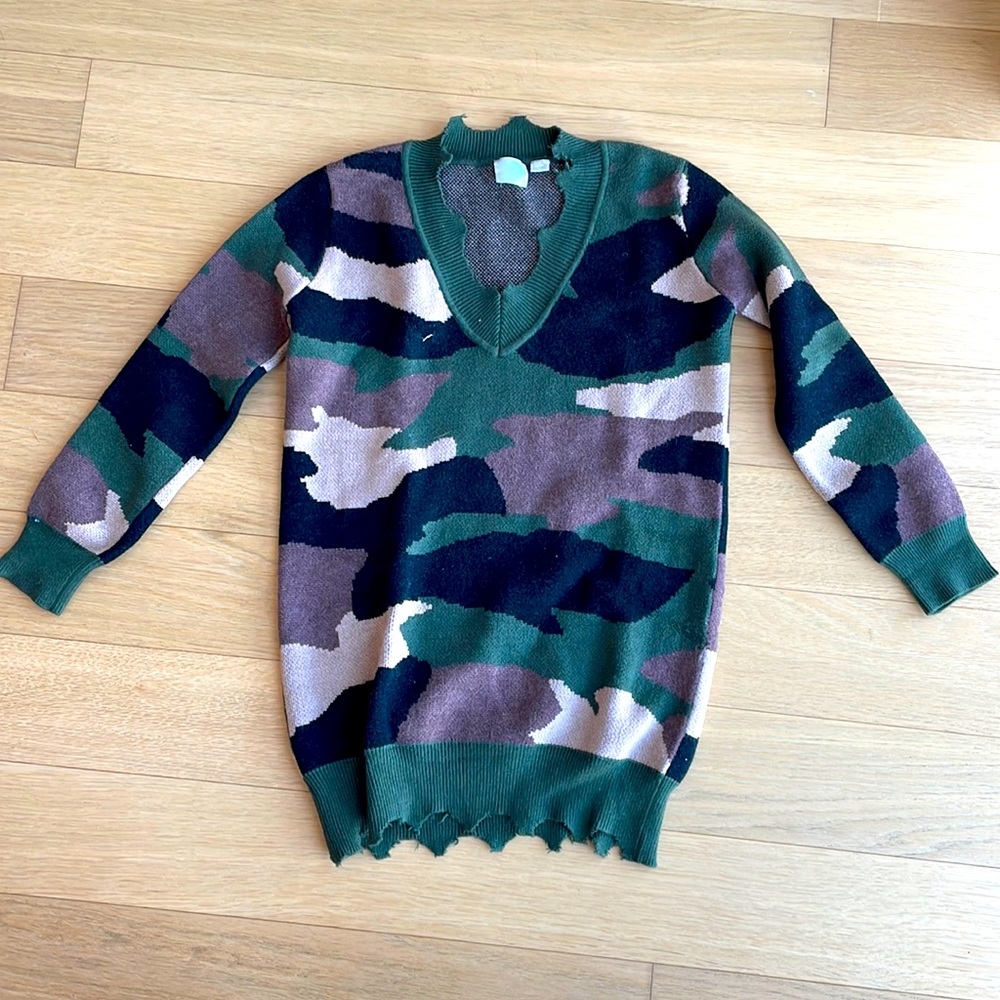 Zero Degrees Oversized Sweater in Distressed Camo
